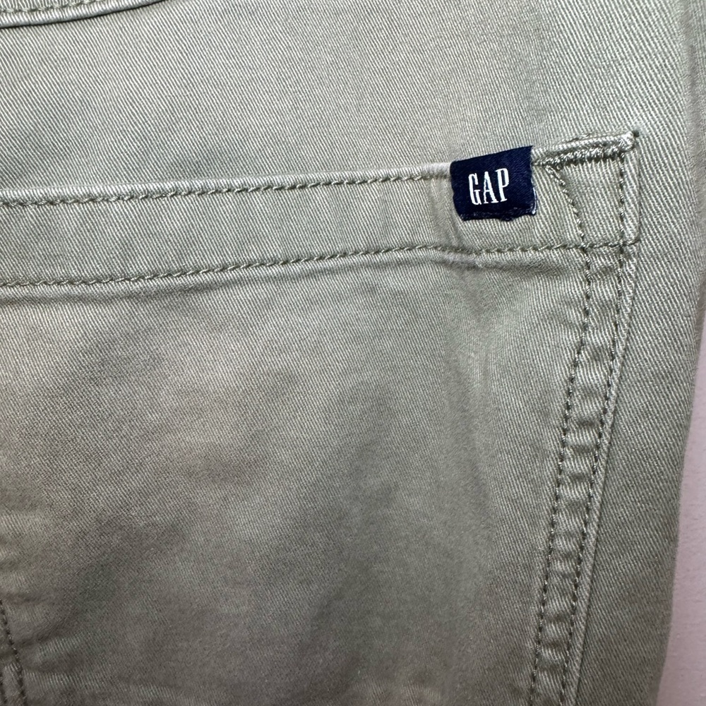 GAP Men’s Relaxed Fit Sage Green Jeans- Size 34X32